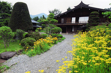 県宝山下家住宅