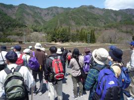 中原兼遠[木曽義仲の義父にして義仲の妻（巴御前）の父]屋敷跡付近にて