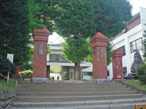 赤煉瓦校門